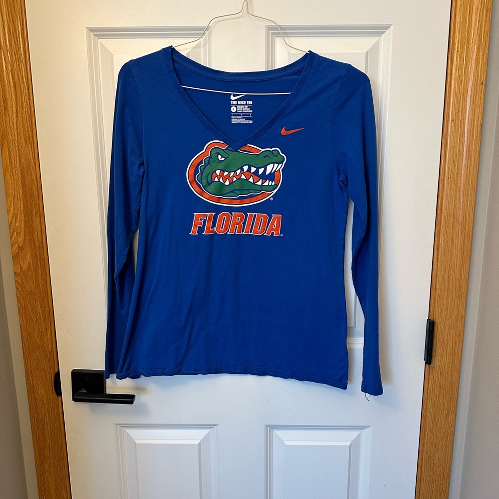 Ladies Large Florida Gators long-sleeve v-neck top.